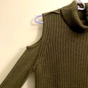 Women’s sweater.  Size large. Olive.
